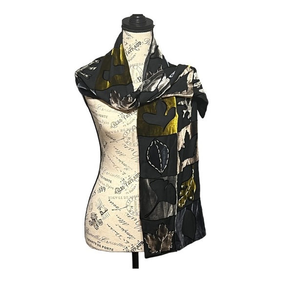 Elaine Gold for XIIX Leaf Print Patchwork Scarf Lightweight Soft Velvet Finish - Picture 5 of 8